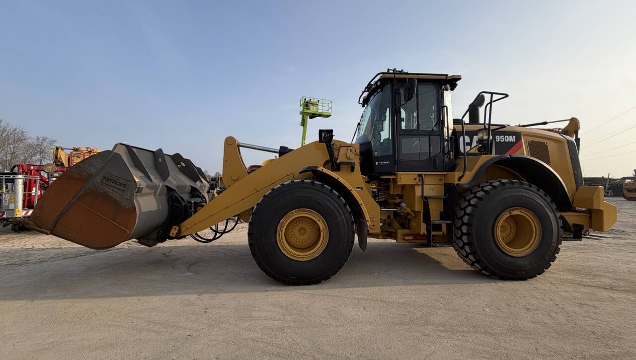CAT 950M
